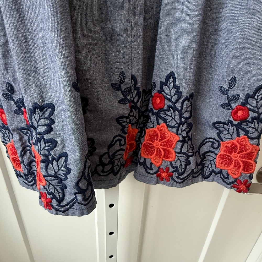 Mi Ami Blue Chambray Floral Embroidered Mini Dress Womens Medium Smocked‎ Back - Picture 3 of 5